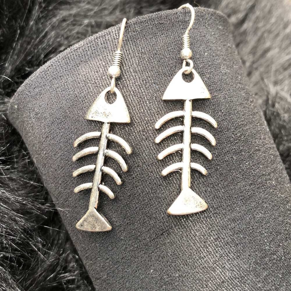 Rain Fishbone Earrings